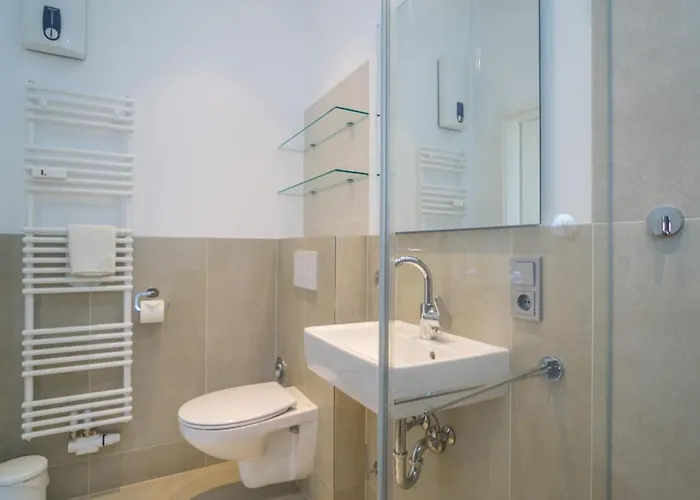 Bernie Am Appartement *